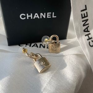 🚫SOLD🚫 AUTHENTIC CHANEL LOCK EARRINGS 21P